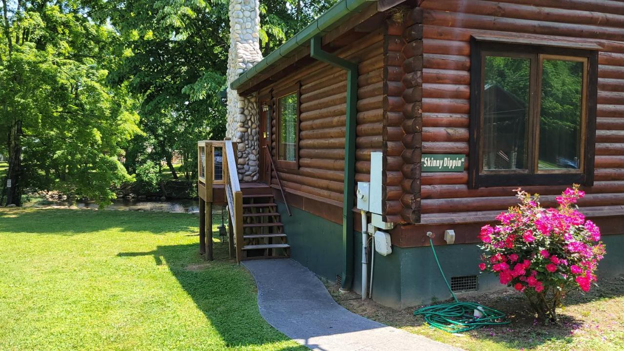 Skinny Dippin'-River Front- Free Tickets-Dog Friendly-Sleeps 6 Pigeon Forge Extérieur photo